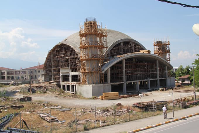 Çöken cami kubbesinin betonu atıldı