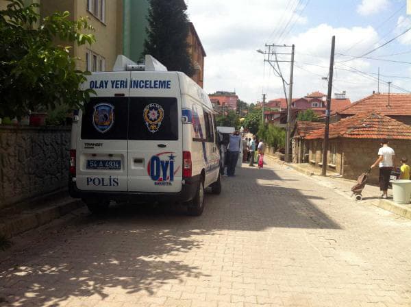 SAÜ'lü genç kız kendini asarak intihar etti