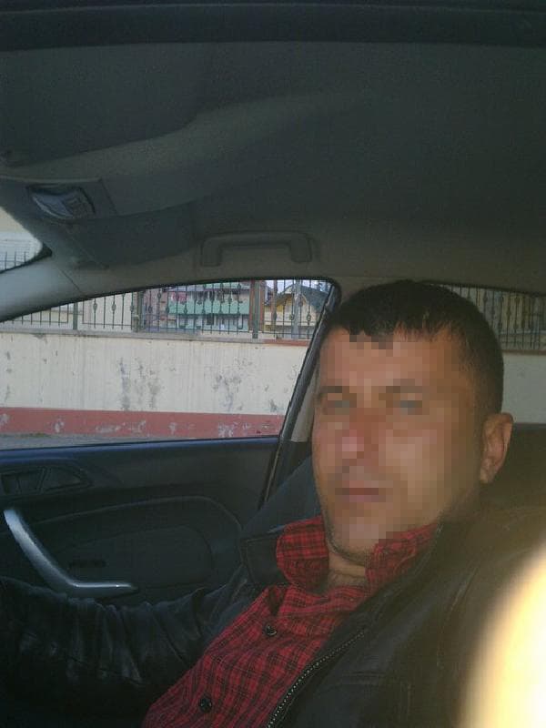 Gözü dönen kadın, şoförün boğazını kesti