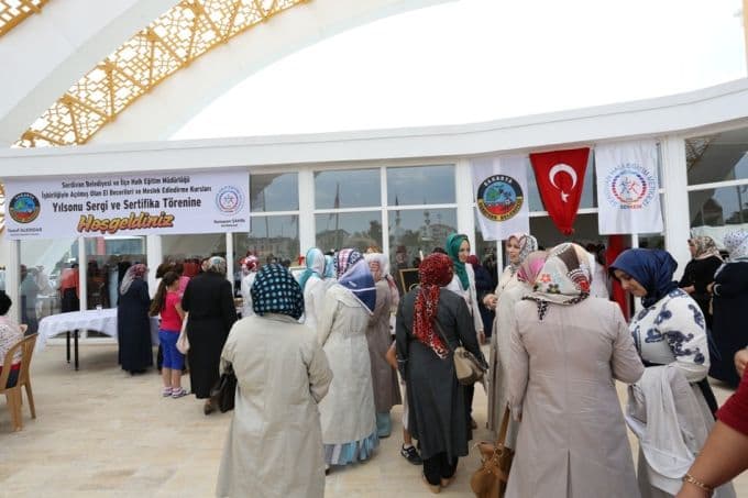 Meslek edindirme kursları, akademi oluyor