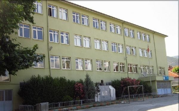 O öğretmen görevden alındı