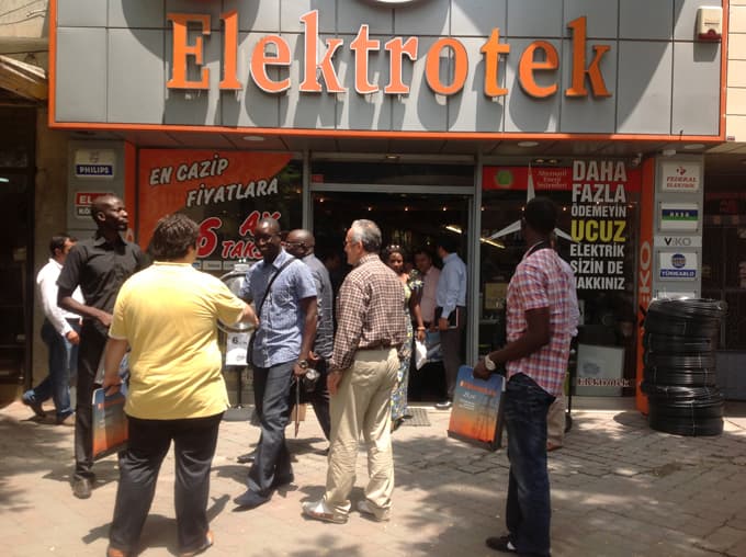 Senegalli iş adamları Elektrotek'te