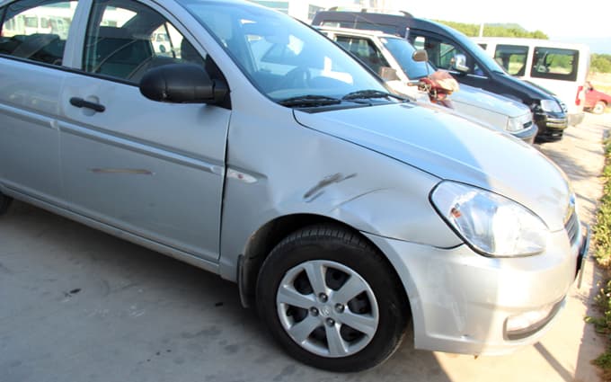 Akyazı'da otomobil, bir çocuğa çarptı