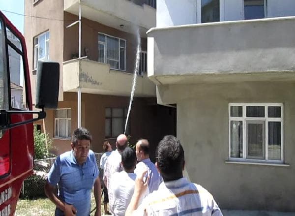 Kaynarca'da yangın paniği