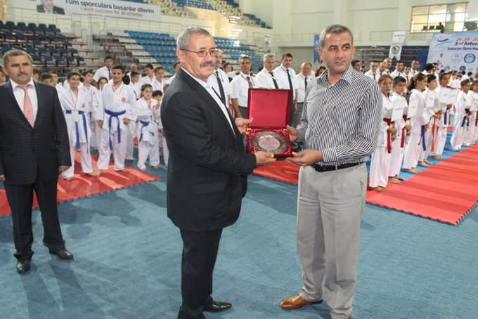 Sakarya Open Karate Turnuvası açılışı yapıldı