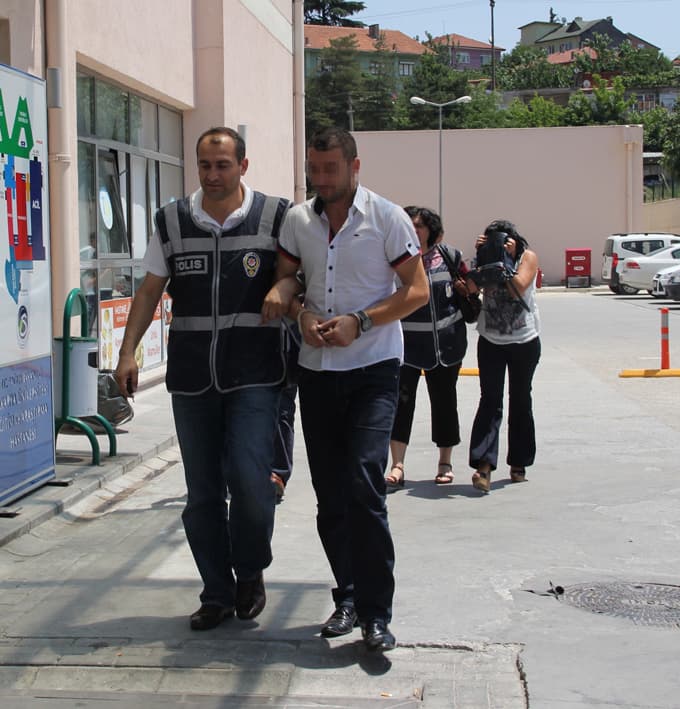 Oto hırsızları suçüstü yakalandı