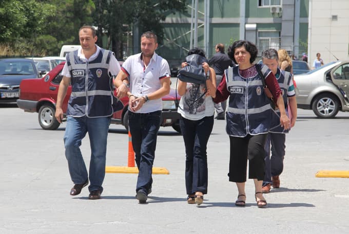 Oto hırsızları suçüstü yakalandı