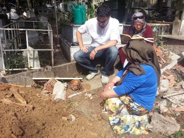 35 yıllık husumet mezarları açtırdı