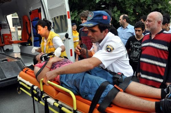 Ehliyetsiz sürücü yayaya çarptı