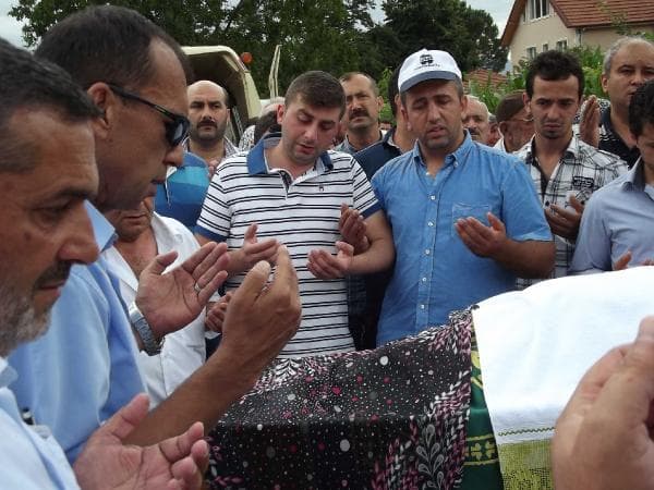 Oğlunu evlendireceği gün öldü