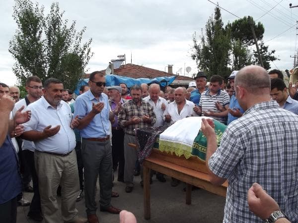 Oğlunu evlendireceği gün öldü