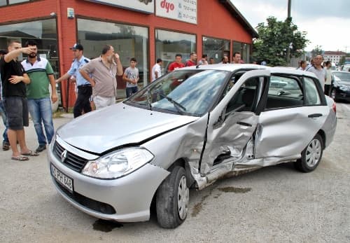 Dönüş ihlali kazaya neden oldu: 6 yaralı