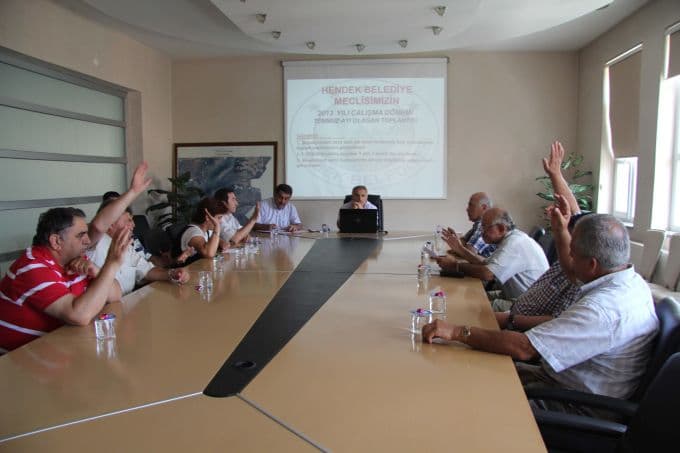 Hendek Belediye Meclisi, üç madde için toplandı