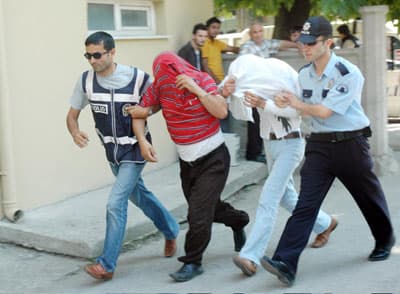 Hırsızlık Çetesi, Çalıntı Paralarla Alem Yapmış