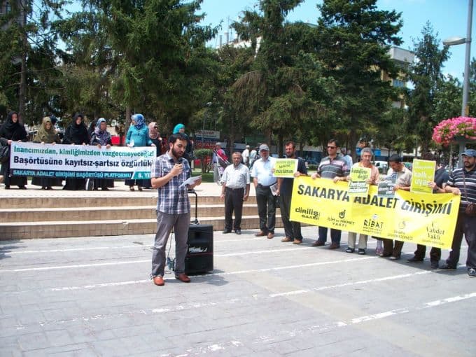 Mısır'daki darbeyi protesto ettiler