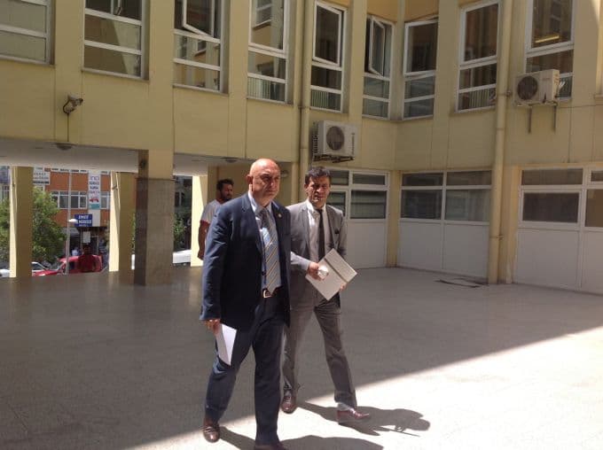 Özkoç, iki bakanlık hakkında suç duyurusunda bulundu