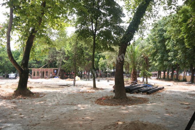 Şemsiyeli Park betonlaşıyor mu?