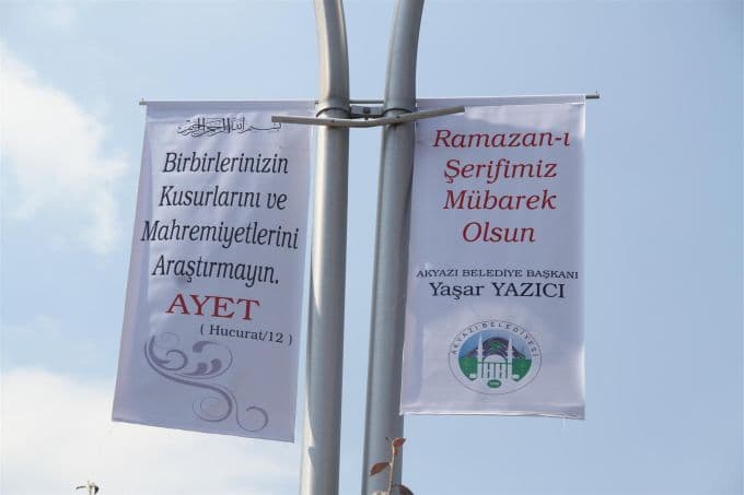 Bu cadde Ramazan boyunca Kur'an ve hadis öğretecek