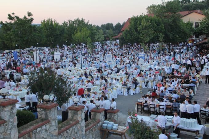 Sakarya'nın en büyük ailesi iftarda buluştu