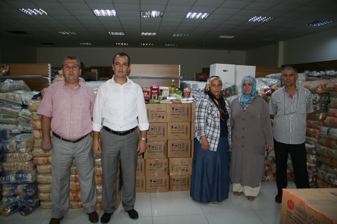 5 günde 1000 kişiye erzak yardımı 