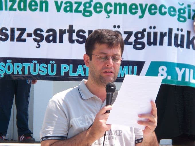 SAGİR: "Başörtü yasağı yönetmelikten çıkartılmalı"
