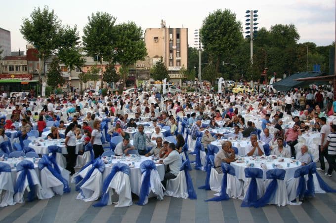 Adapazarı Belediyesi son iftarını yapacak