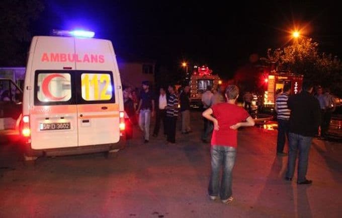 Elektrik kontağından çıkan yangın, evi küle çevirdi