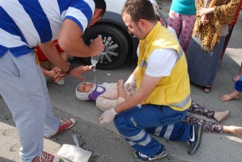 Sapanca'da iki otomobil kafa kafaya çarpıştı: 3 yaralı!