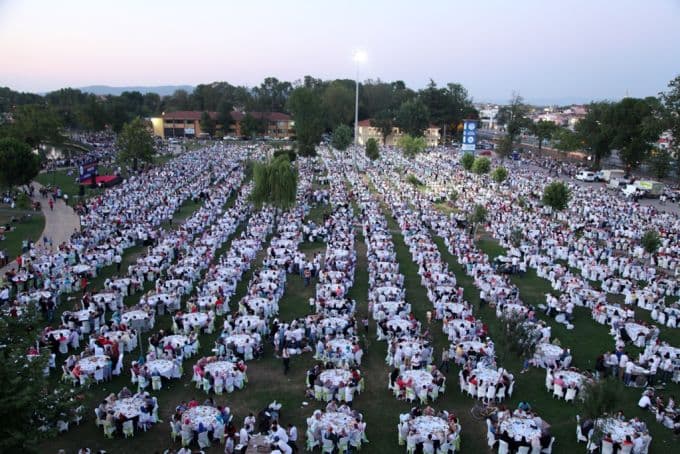 15 bin Sakaryalı bu iftarda buluştu