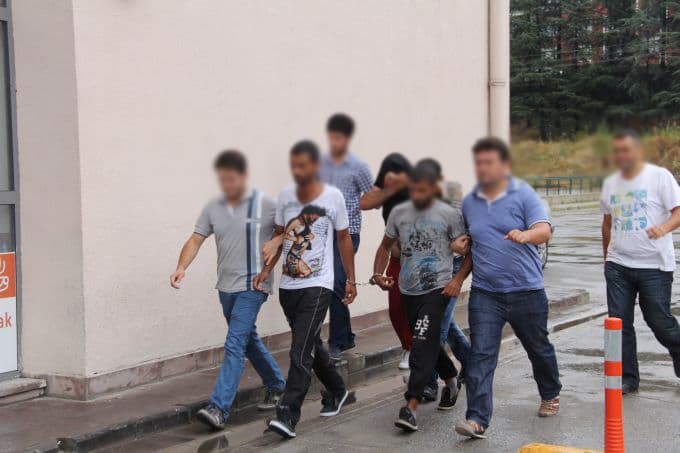 Üç ilde eş zamanlı uyuşturucu operasyonu: 5 gözaltı!