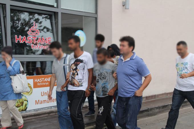 Üç ilde eş zamanlı uyuşturucu operasyonu: 5 gözaltı!