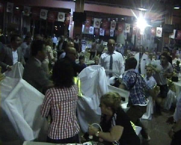 Demokrat Parti iftarında kavga