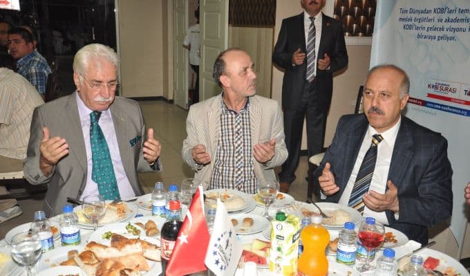 TÜMSİAD'ın iftarına yoğun ilgi
