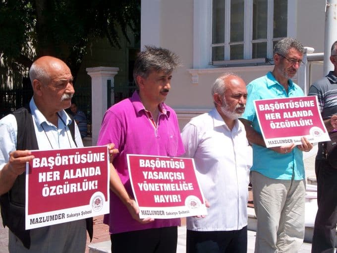Başörtüye getirilen yasağın kalkması için eylem