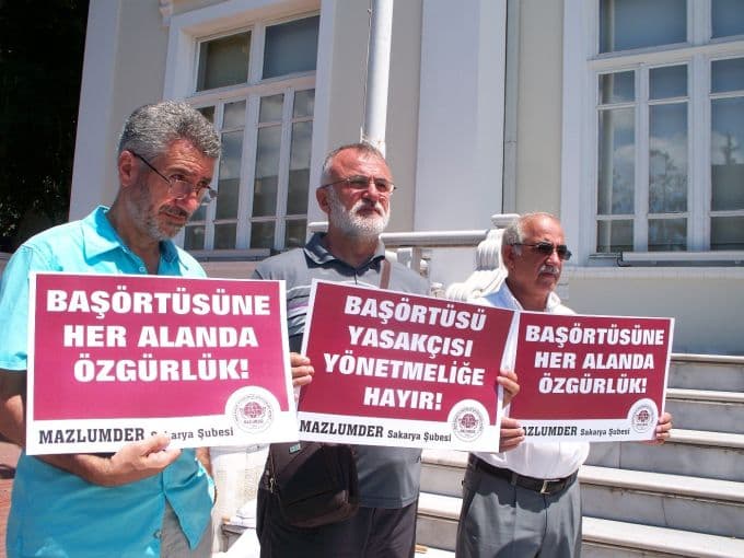 Başörtüye getirilen yasağın kalkması için eylem