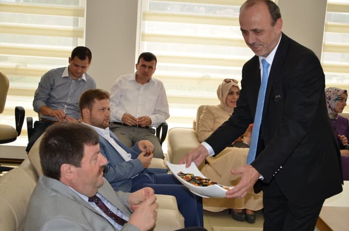 Erenler Belediyesi'nde coşkulu bayramlaşma
