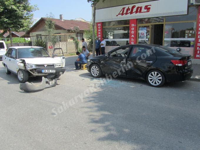 Ağaçlardan dolayı yolu göremeyince, duran araca çarptı