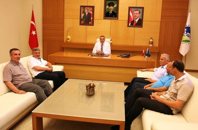 Büyükşehir'den Sakaryaspor'a kombine desteği