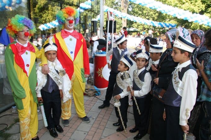 Adapazarı Belediyesi 174 çocuğu sünnet ettirdi