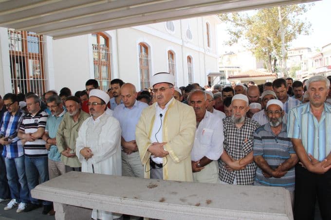 Mısır'da katledilen insanlar için gıyabi cenaze namazı