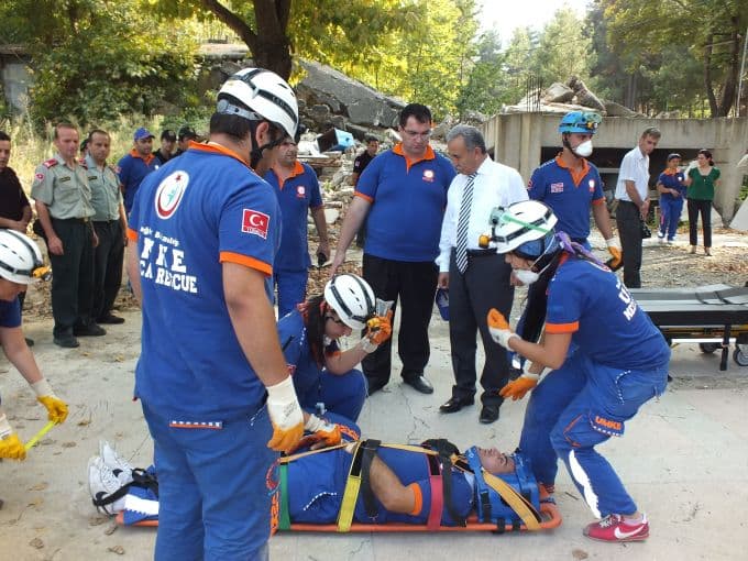 UMKE'den gerçeği aratmayacak deprem tatbikatı