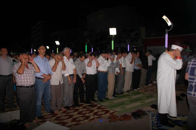 Karasu'da yüzlerce kişi Mısır için toplandı