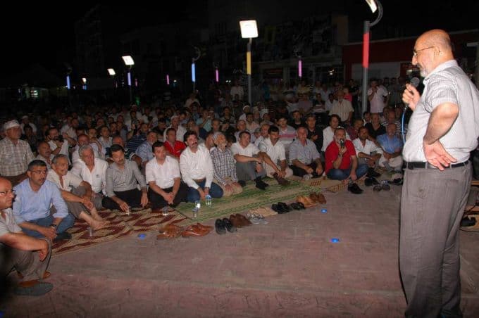 Karasu'da yüzlerce kişi Mısır için toplandı