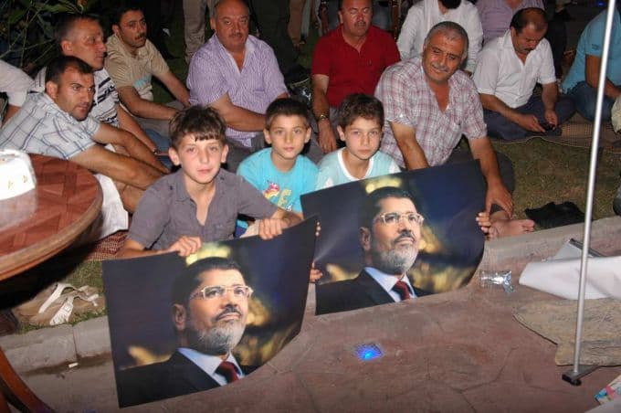 Karasu'da yüzlerce kişi Mısır için toplandı