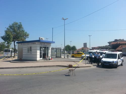 Adapazarı'nda taksi durağı kurşunlandı