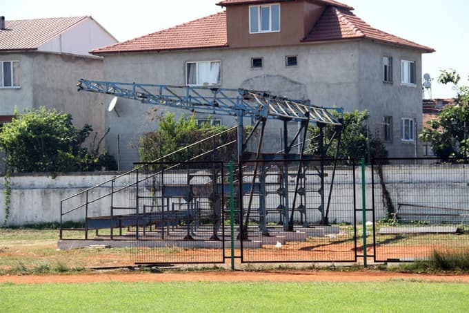 Akyazı Stadı'nda yoğun çalışma devam ediyor