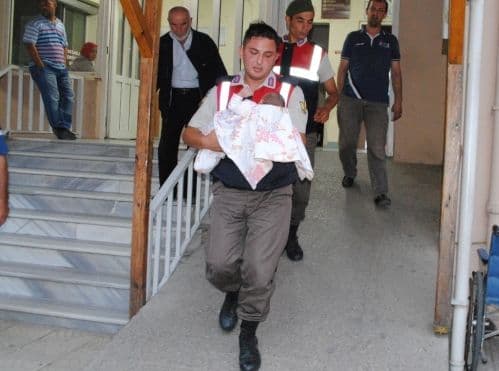 Ailesi tarafından darp edilen bebek yuvaya verildi