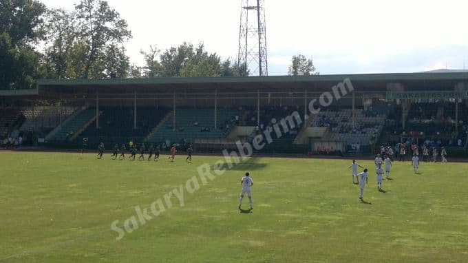 Sakaryaspor ligin ilk maçında gol olup yağdı