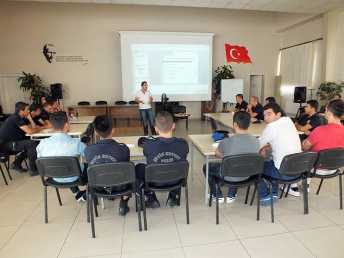 Polislere, Temel İlk Yardım Eğitimi verildi
