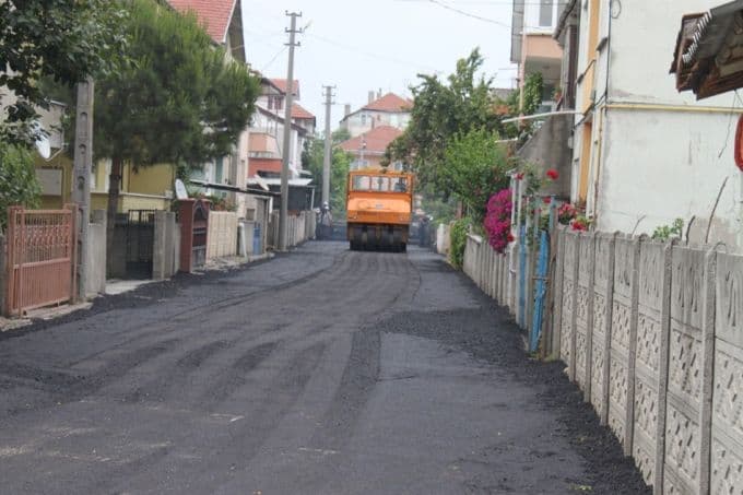 Serdivan'da yollar yenileniyor